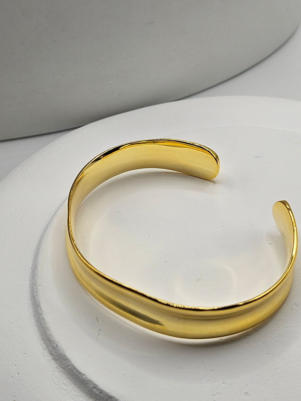 Leighton Bangle - Vie Jewelry