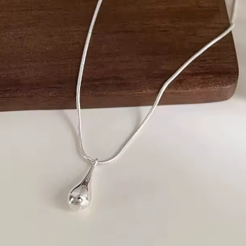 Anton Necklace - Vie Jewelry