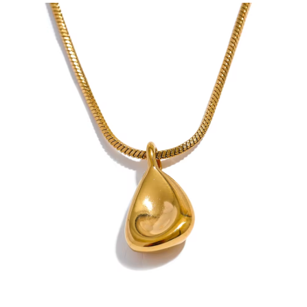 Oli Necklace