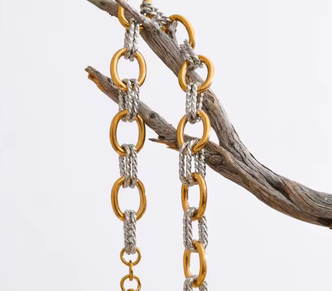 Cove Necklace