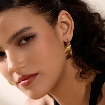 Seren Twist Hoops - Vie Jewelry